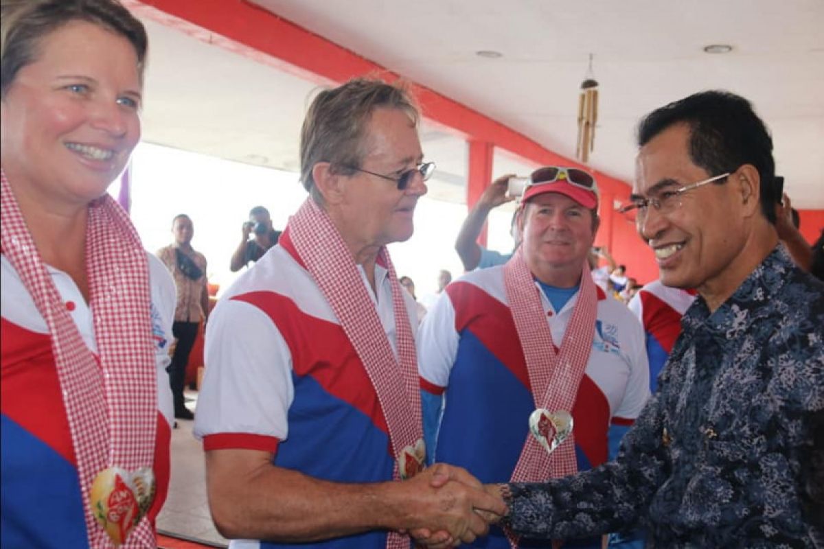 Semua perahu peserta lomba SIDAYR masuk finish