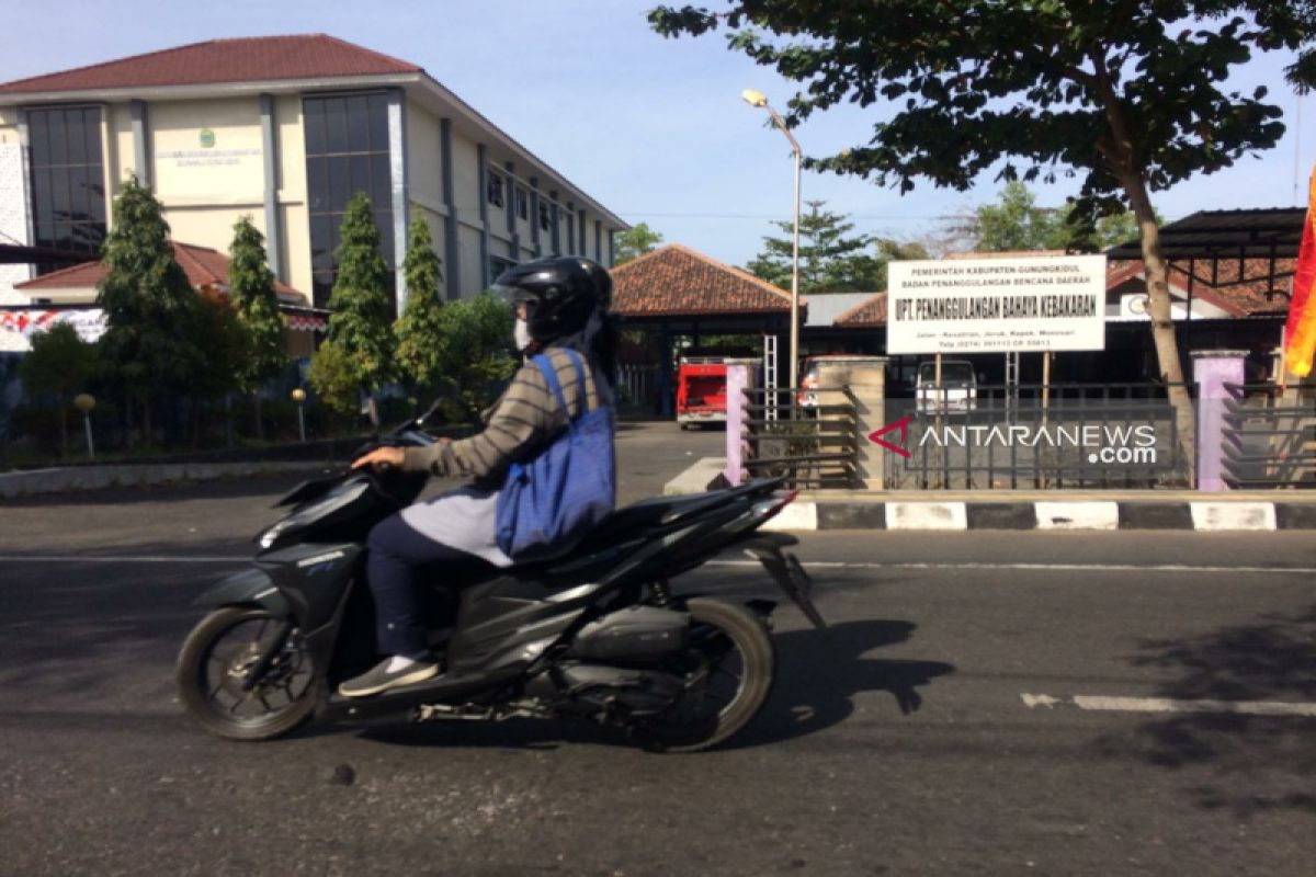 Pemadam kebakaran Gunung Kidul mengimbau masyarakat waspadai kebakaran