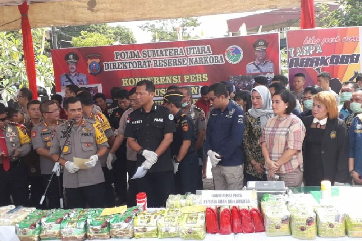 Polda Sumut amankan 16 Kg daun Khat kiriman dari Ethiopia