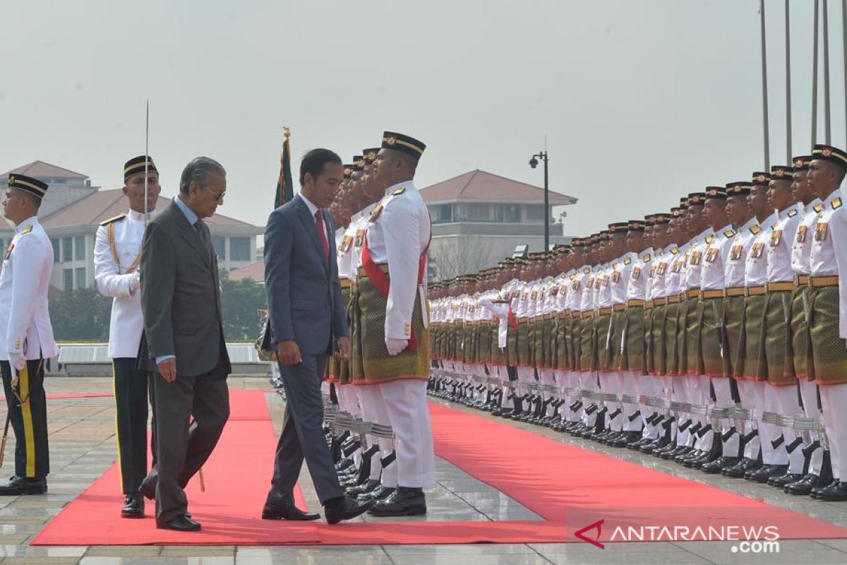 Pertemuan Presiden Jokowi - Mahathir bahas tiga isu