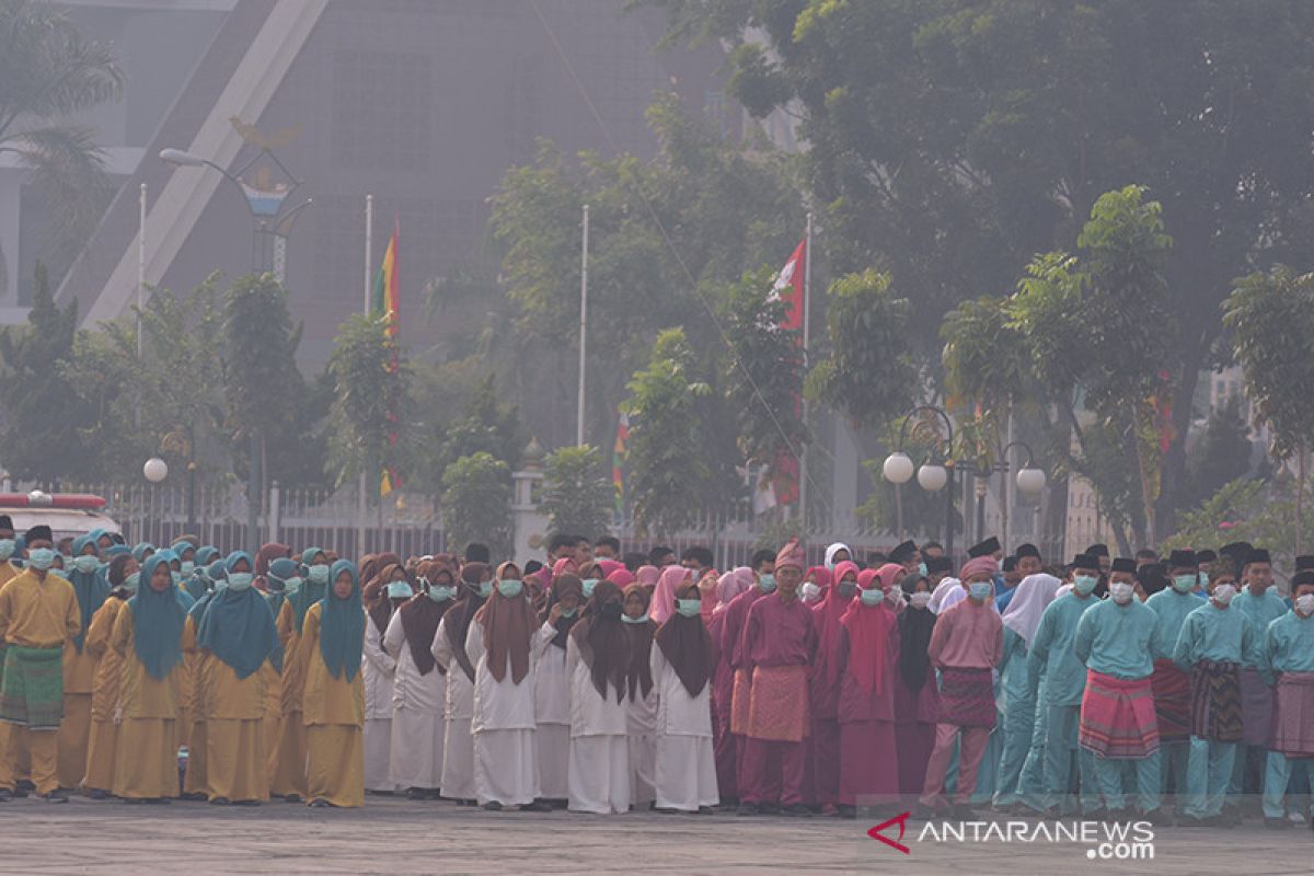 Upacara HUT ke-62 Riau berlangsung di tengah kabut asap Karhutla