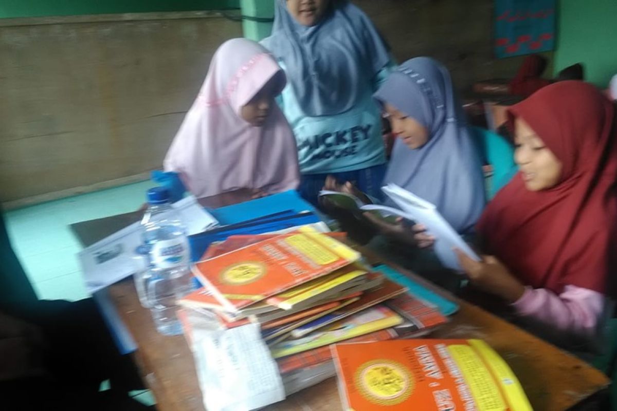 Banyak orang tua di Lebak, sekolahkan anaknya di madrasah diniyah