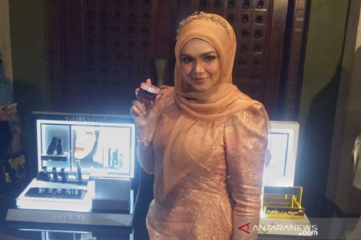 Siti Nurhaliza akui gemar bersepeda bersama suami