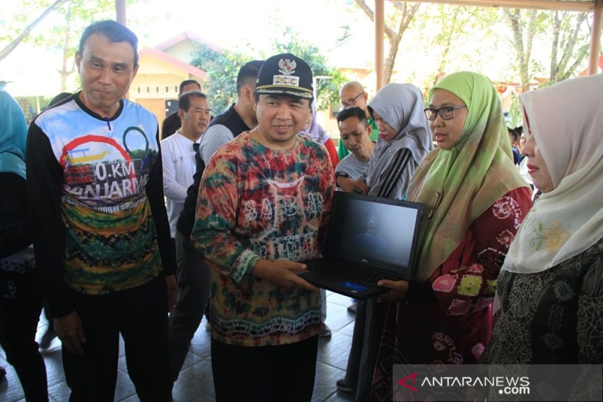 Pemkot bantu tugas PPL dengan sepeda motor dan laptop