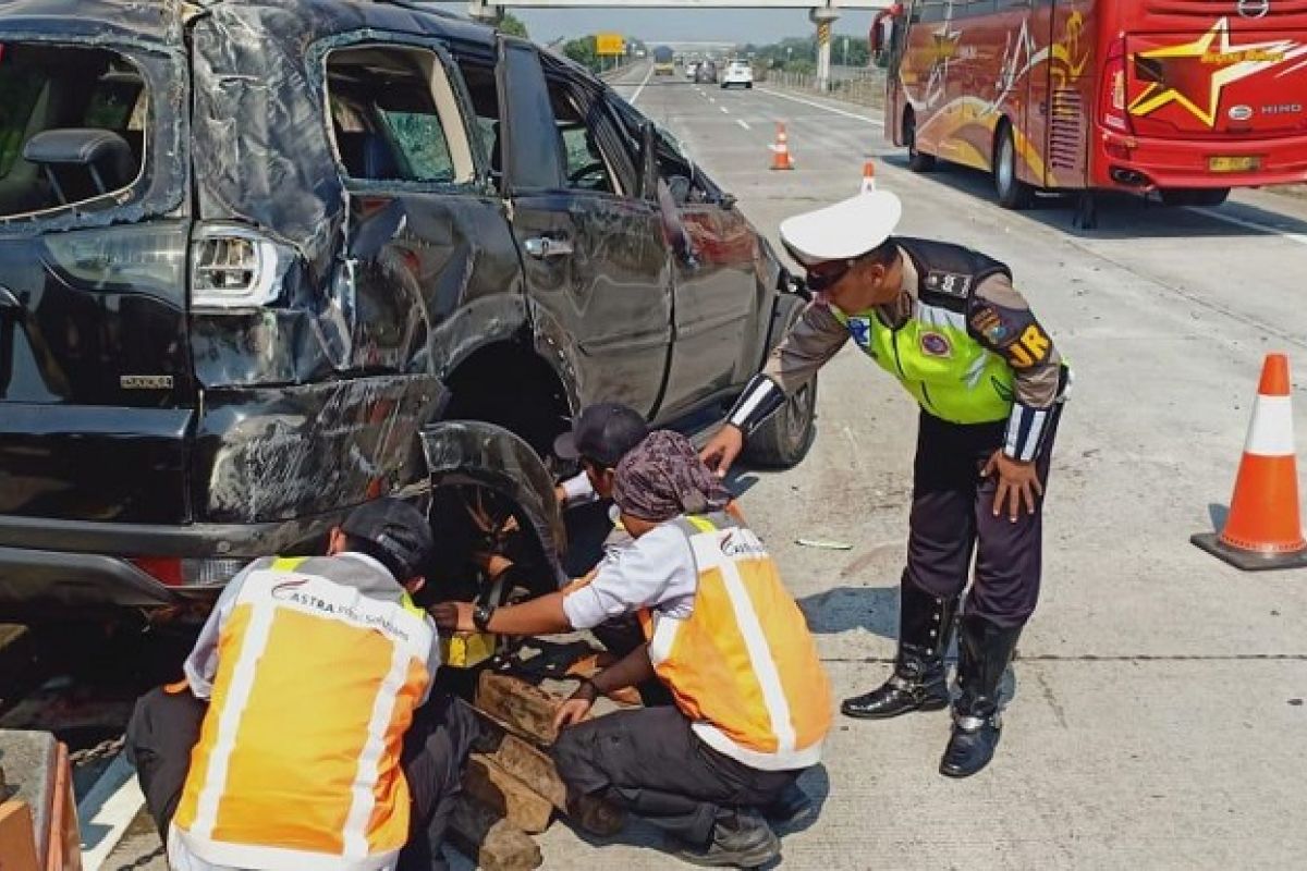 Pajero Sport terguling, dua penumpang meninggal dunia