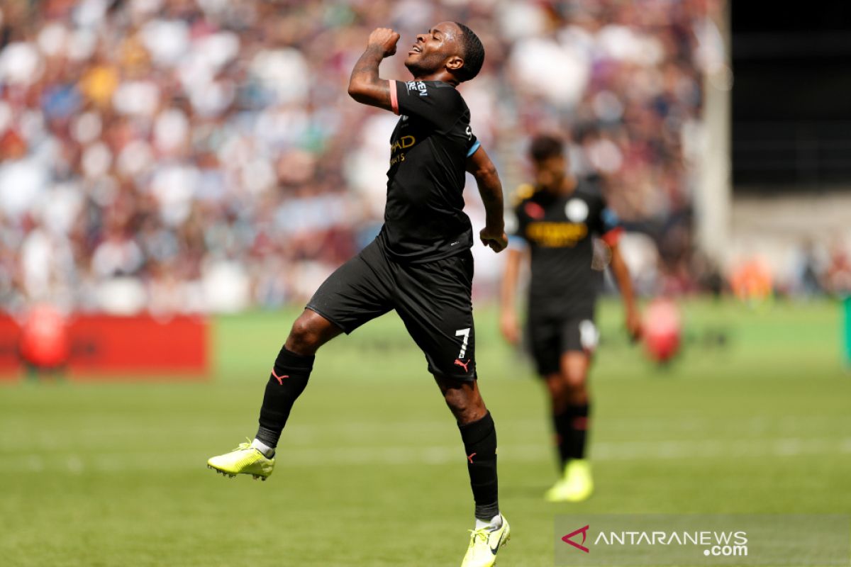 Sterling trigol, Manchester City buka musim berpesta lima gol di West Ham