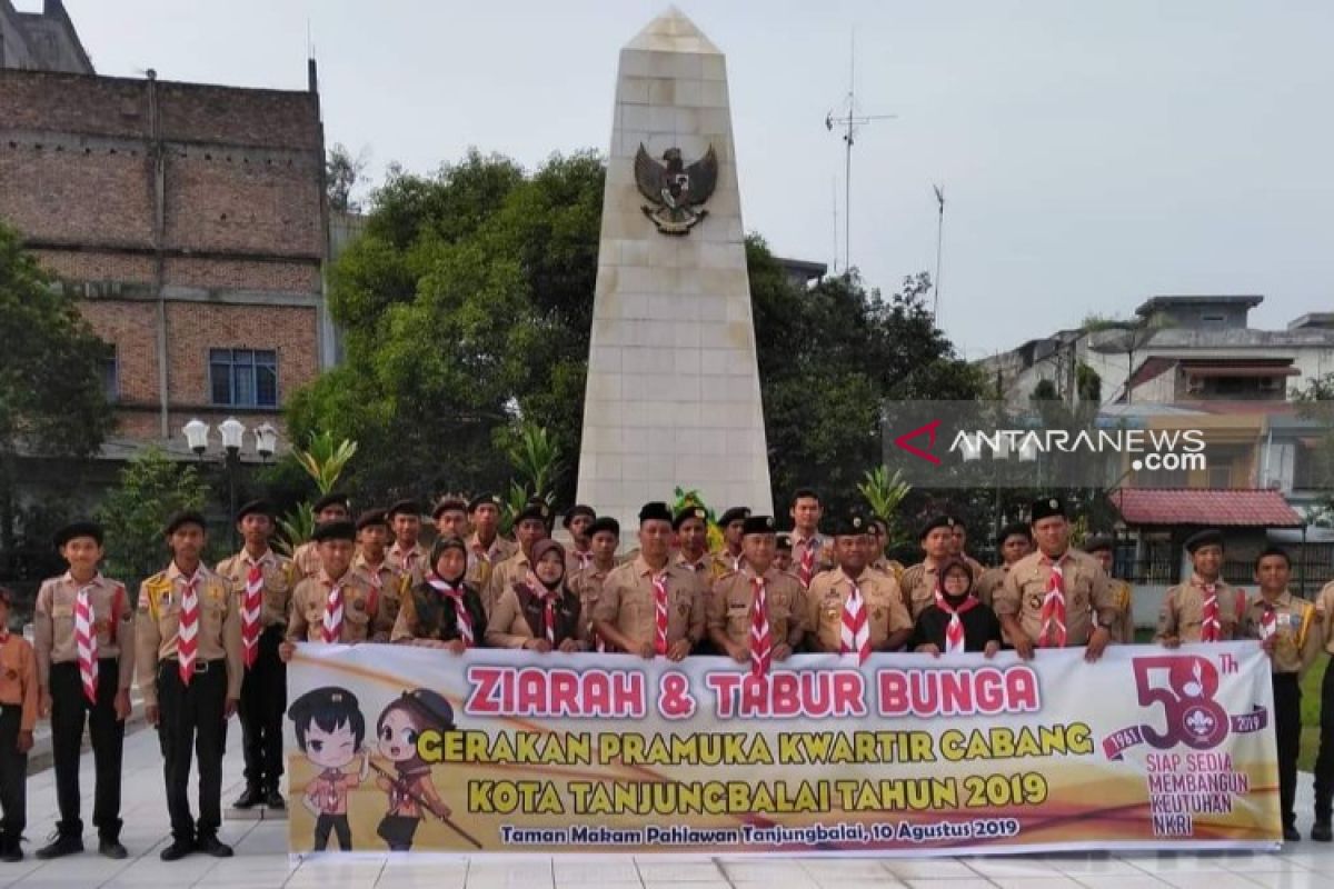 HUT Pramuka, Kwarcab Tanjungbalai ziarah ke makam pahlawan