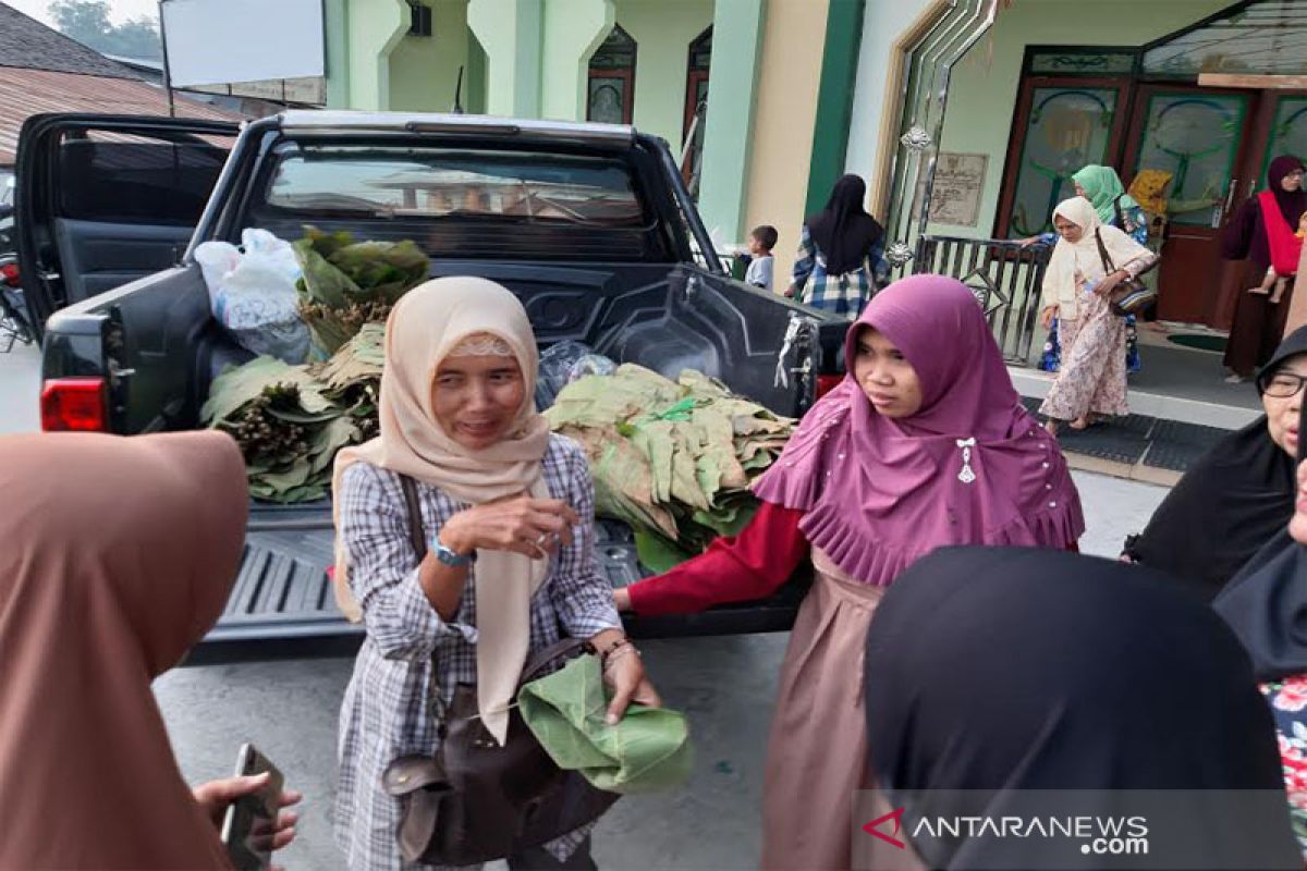 Warga Barut diimbau gunakan wadah daging kurban ramah lingkungan