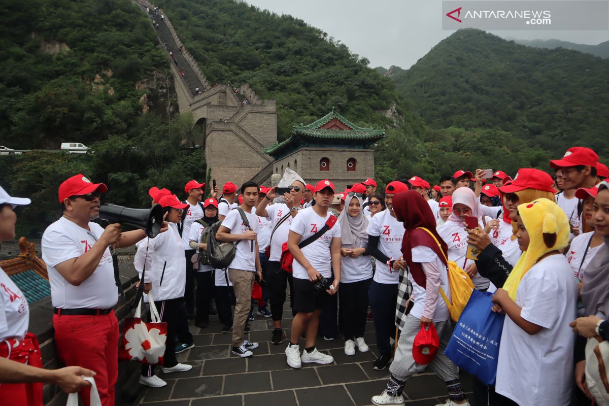 270 WNI peringati HUT RI di Tembok Besar China