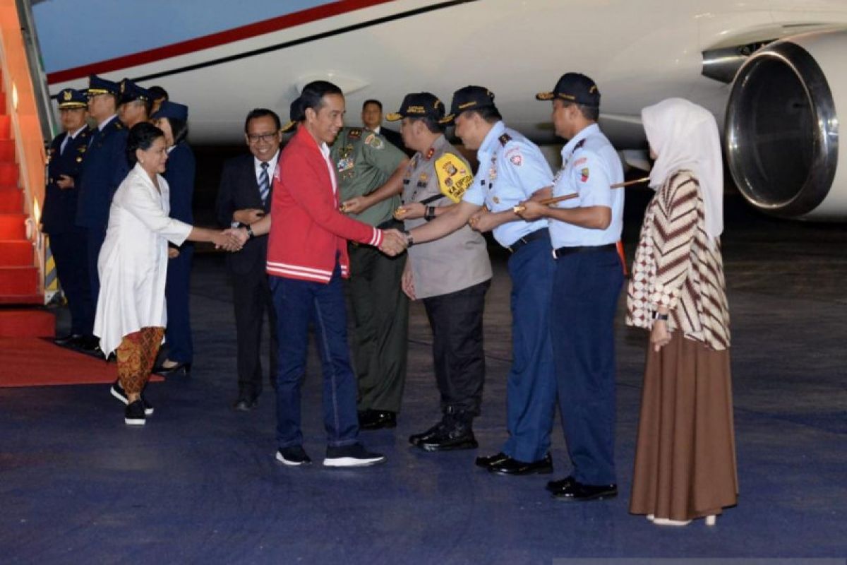 Presiden dan Ibu Negara tiba di Indonesia