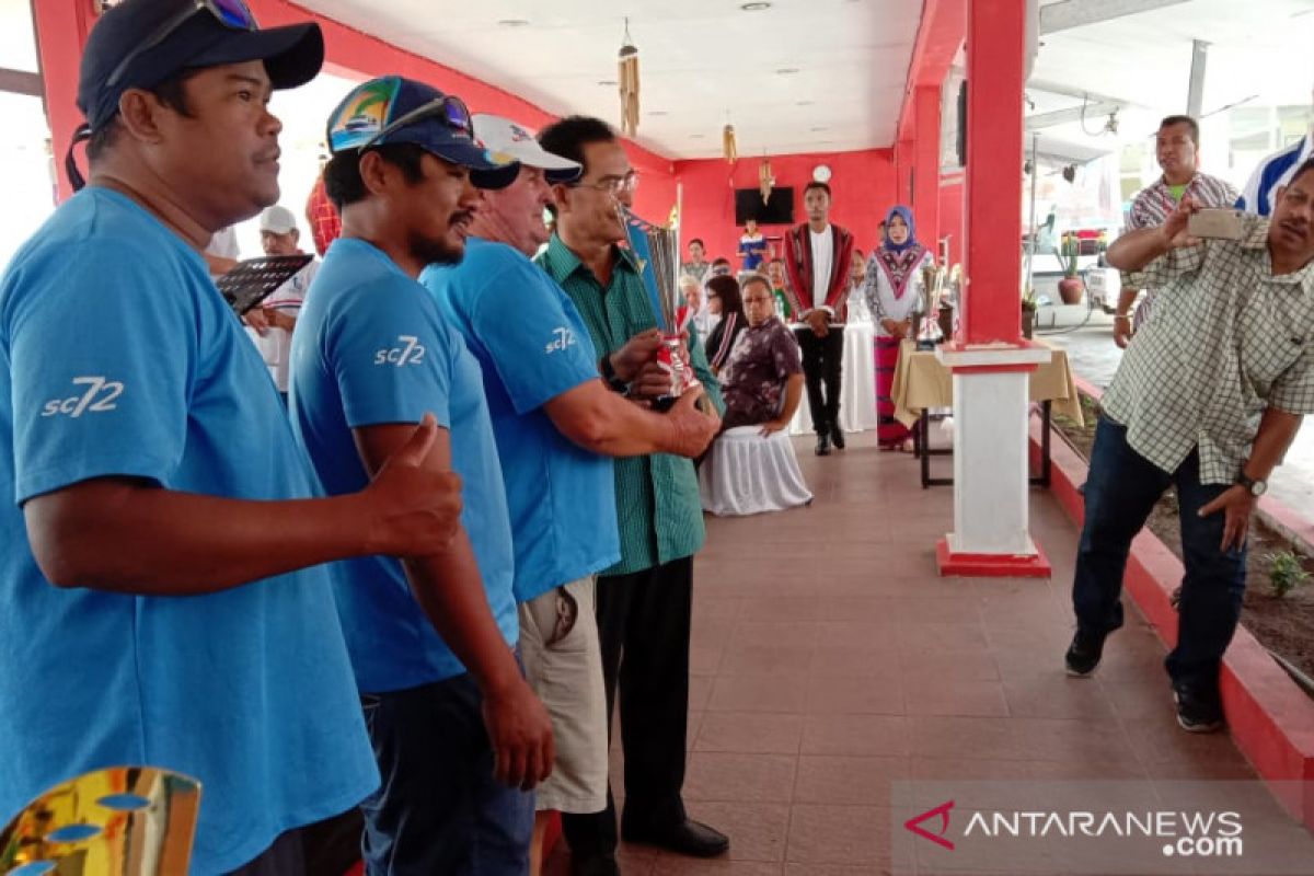 Perahu layar Antipodes juara pertama lomba SIDAYR 2019