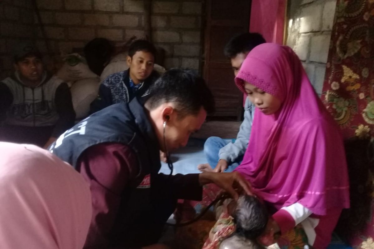 ACT NTB bantu  pengobatan bayi menderita meningensofalokel