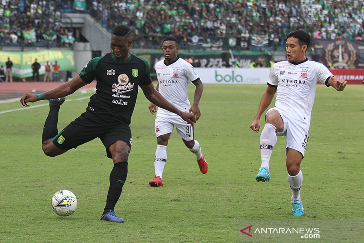 Persebaya ditahan Madura United 1-1 di babak pertama