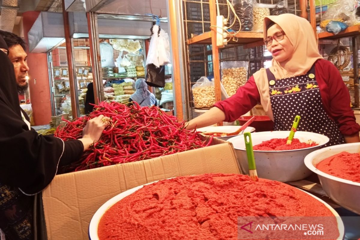 H-1 Idul Adha, harga cabai di Pasar Raya Padang naik