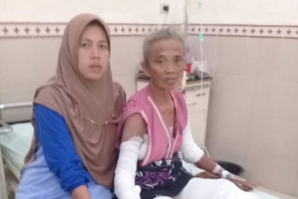 Ma'inah dapat operasi kulit gratis dari Bupati Lampung Timur