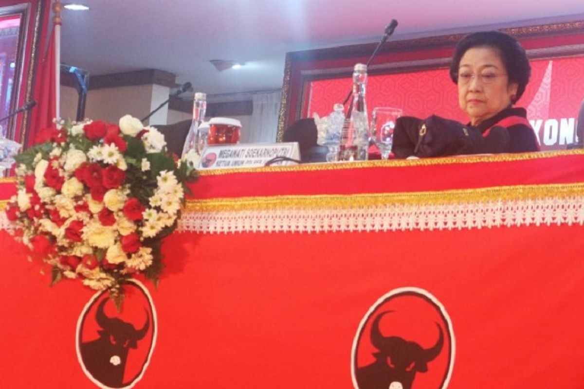Megawati sebut soal menteri tunggu tanggal mainnya