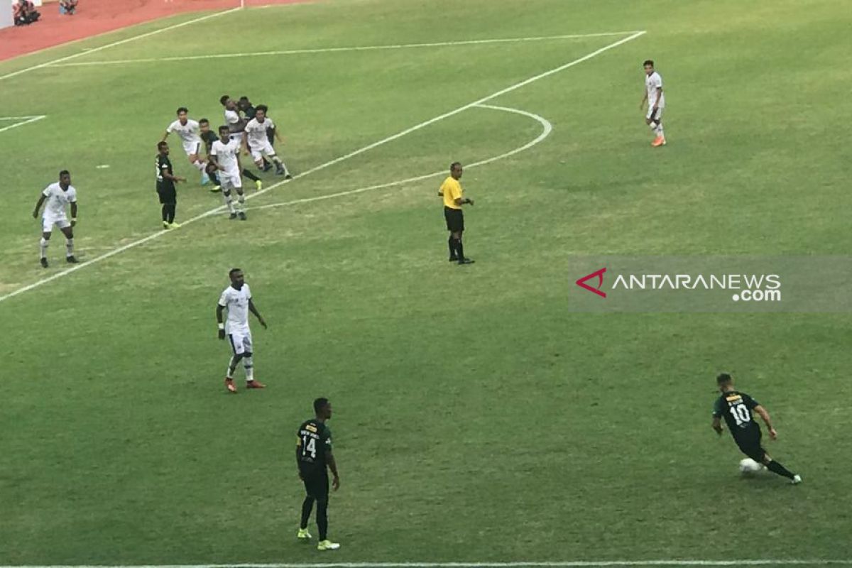 Persebaya gagal raih nilai penuh setelah ditahan imbang Madura United 2-2