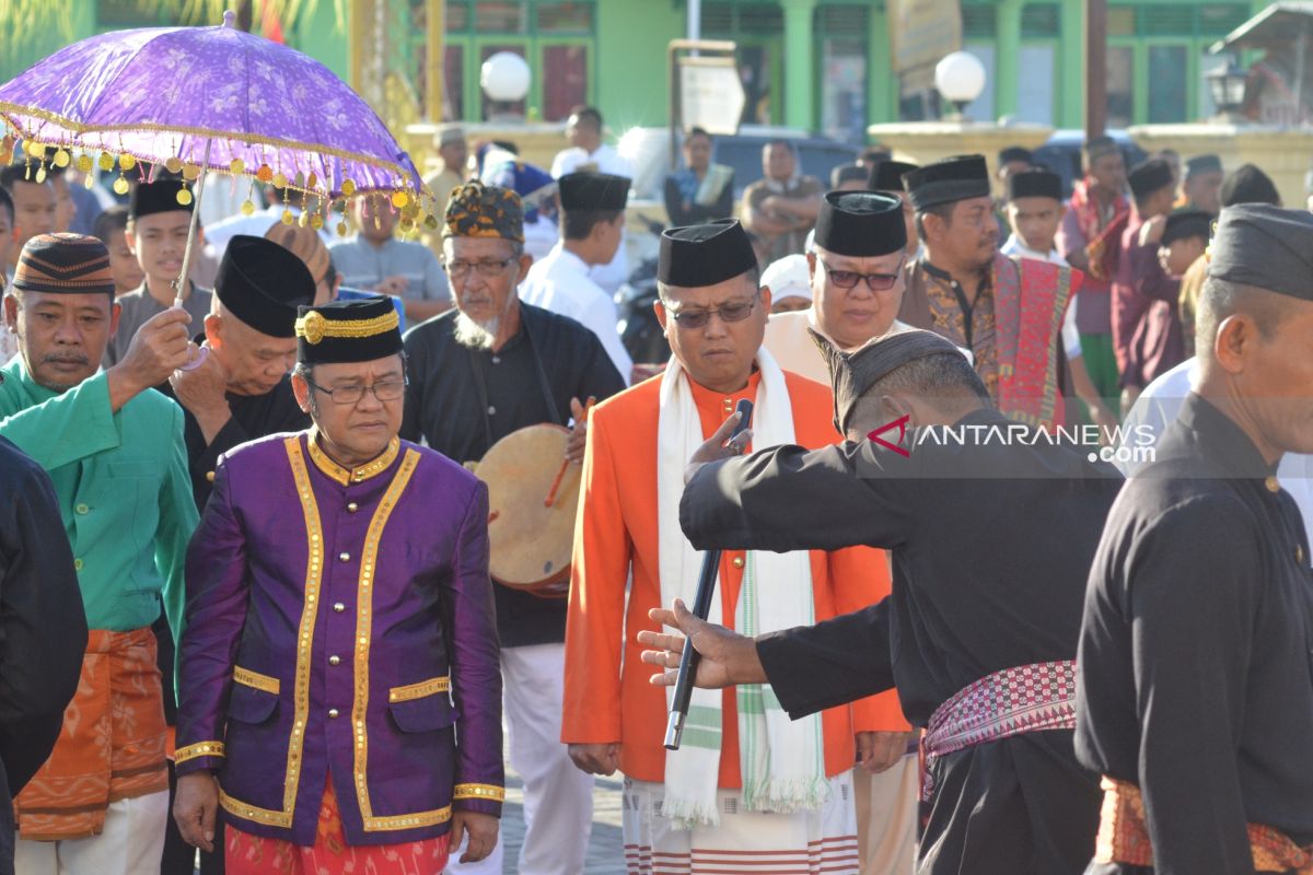 Wabup Gorut sampaikan salam persatuan dalam khotbah Idul Adha