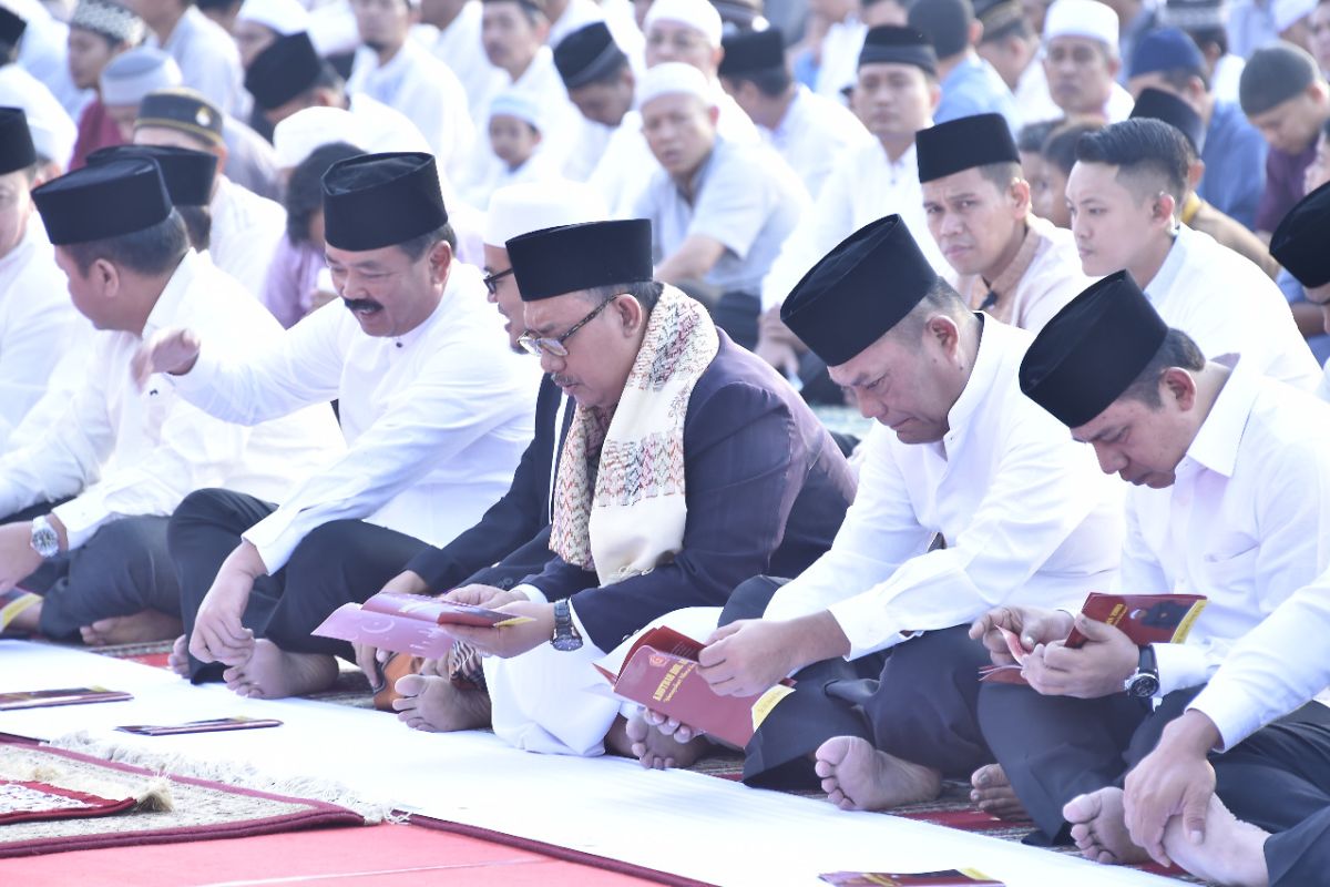 Panglima TNI Shalat Idul Adha bersama ribuan prajurit