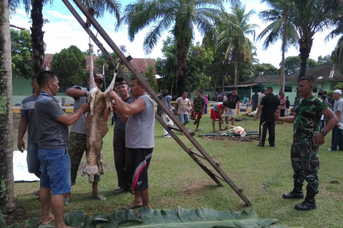 Kodim 0204/DS gelar shalat dan bagikan hewan kurban Idul Adha