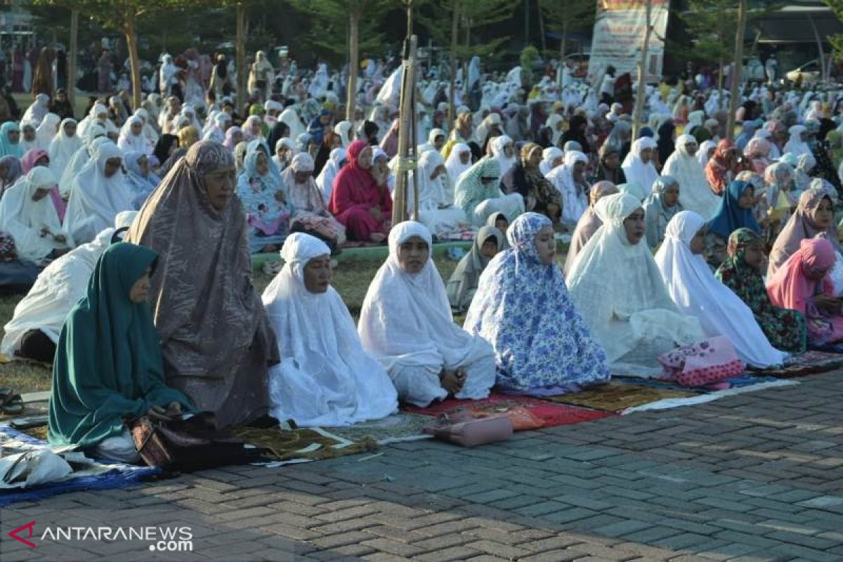 Pasha sholat id di Vatulemo