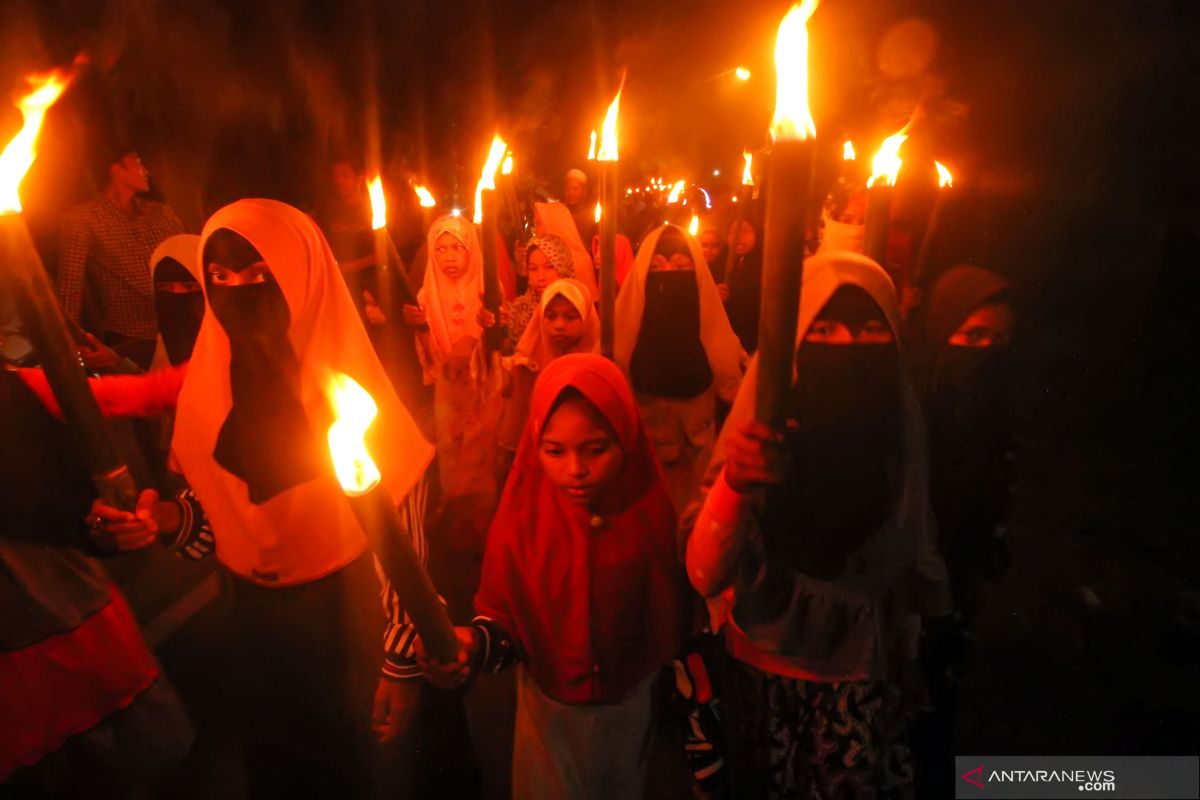 Pawai Obor Malam Takbiran Sambut Idul Adha Antara News