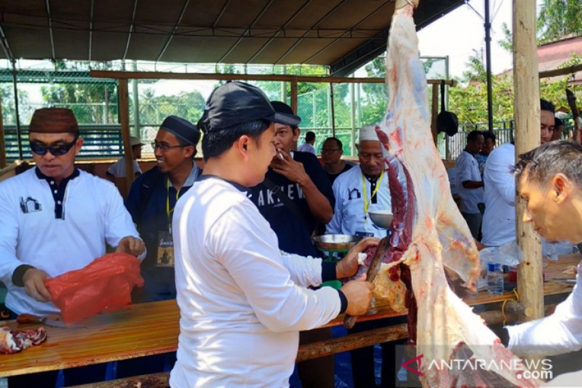 PT Timah batal gunakan besek wadah daging kurban