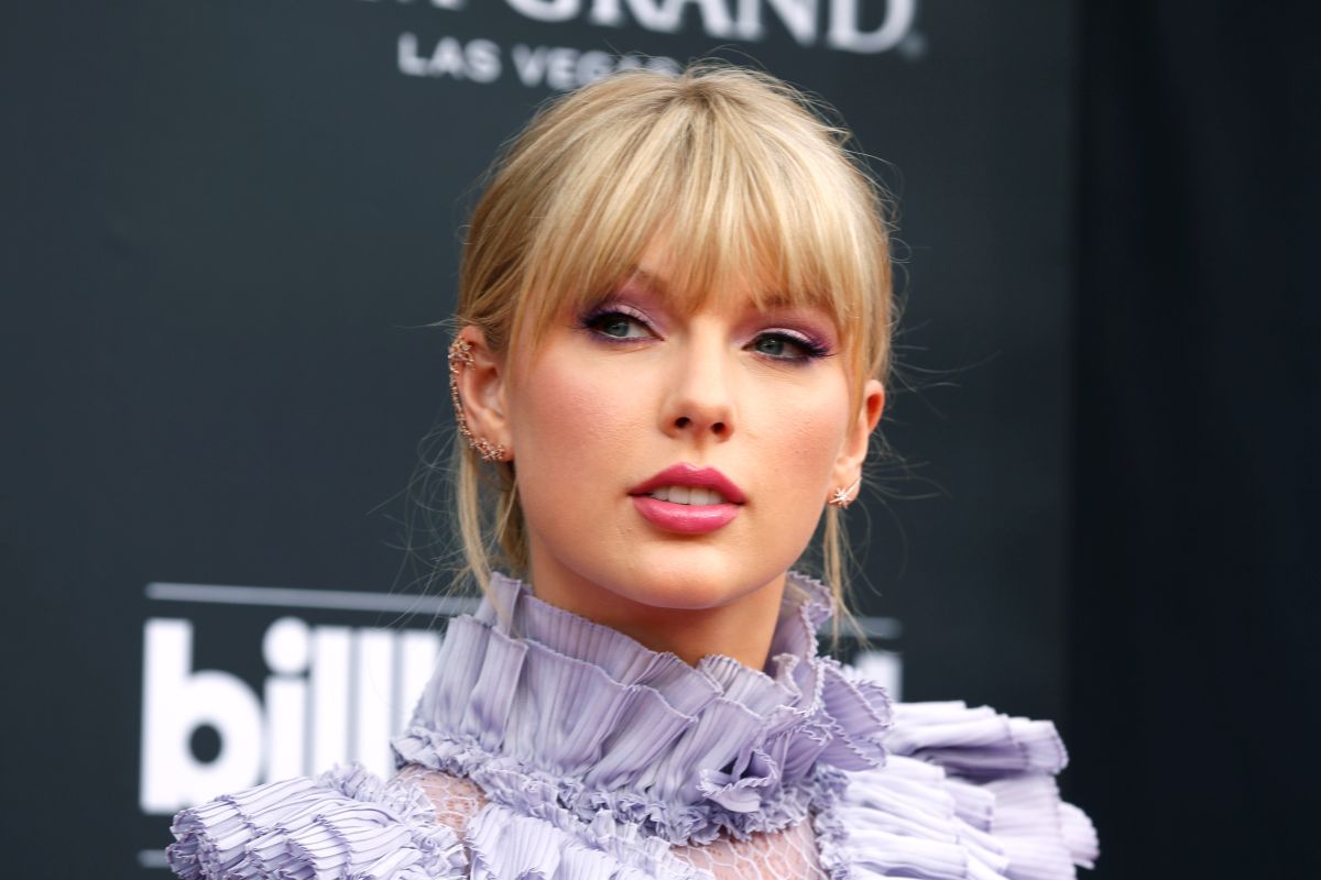 Promosikan album "Lover", Taylor Swift kembali gelar tur tahun depan