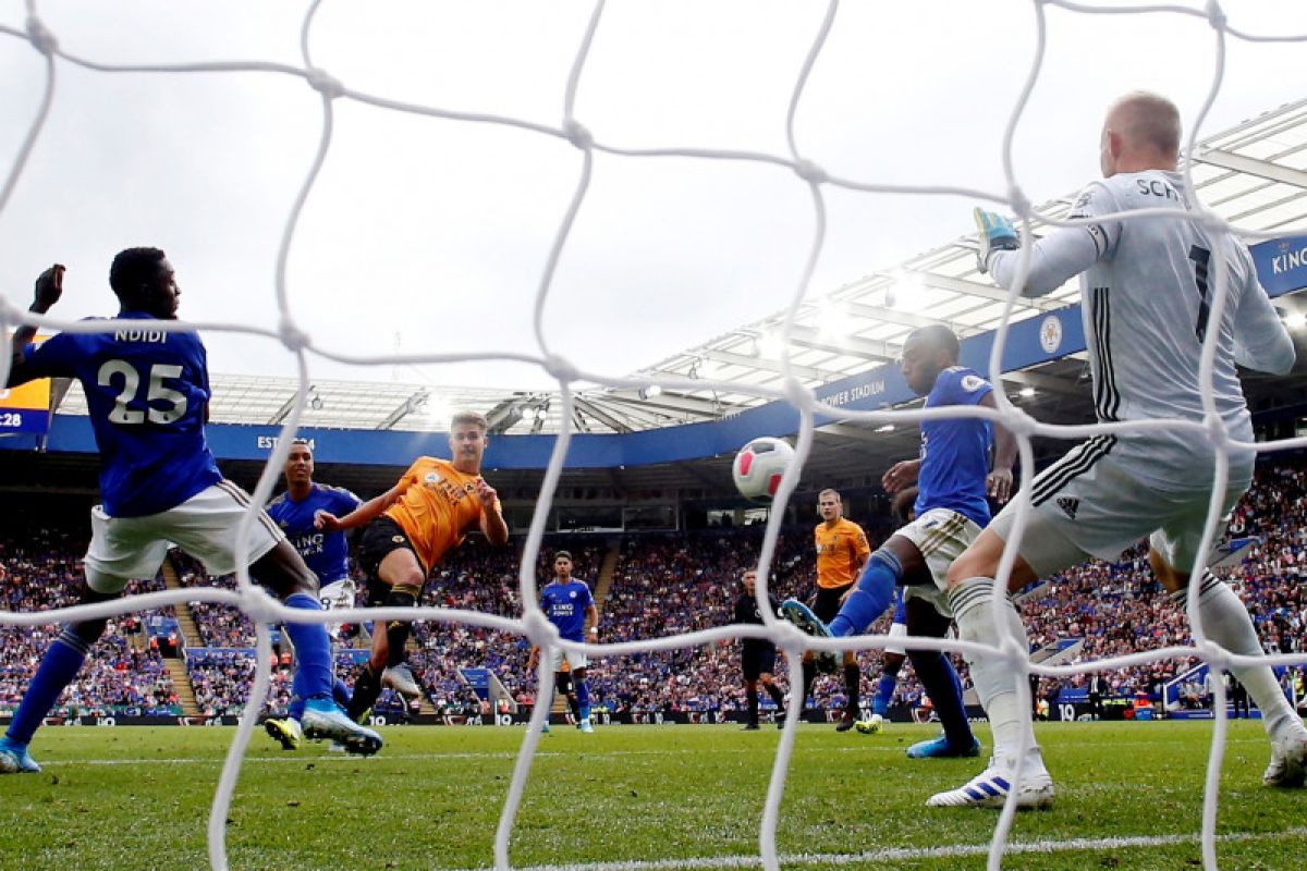 VAR gagalkan Wolves petik kemenangan di Leicester