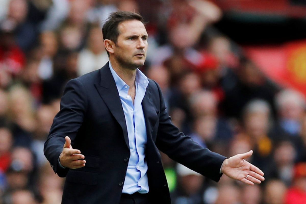 Lampard tak habis pikir  Chelsea keok 0-4