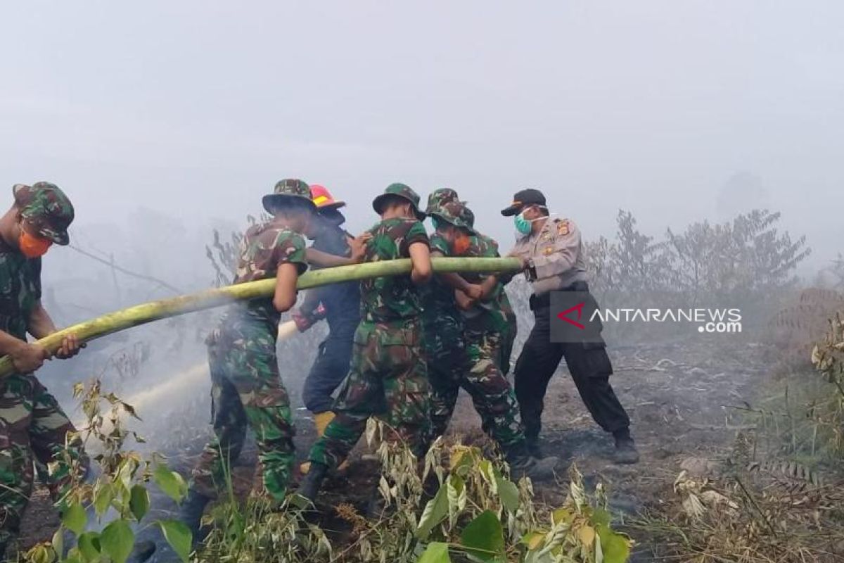 Mifa Bersaudara bantu pemadaman karhutla di Aceh Barat