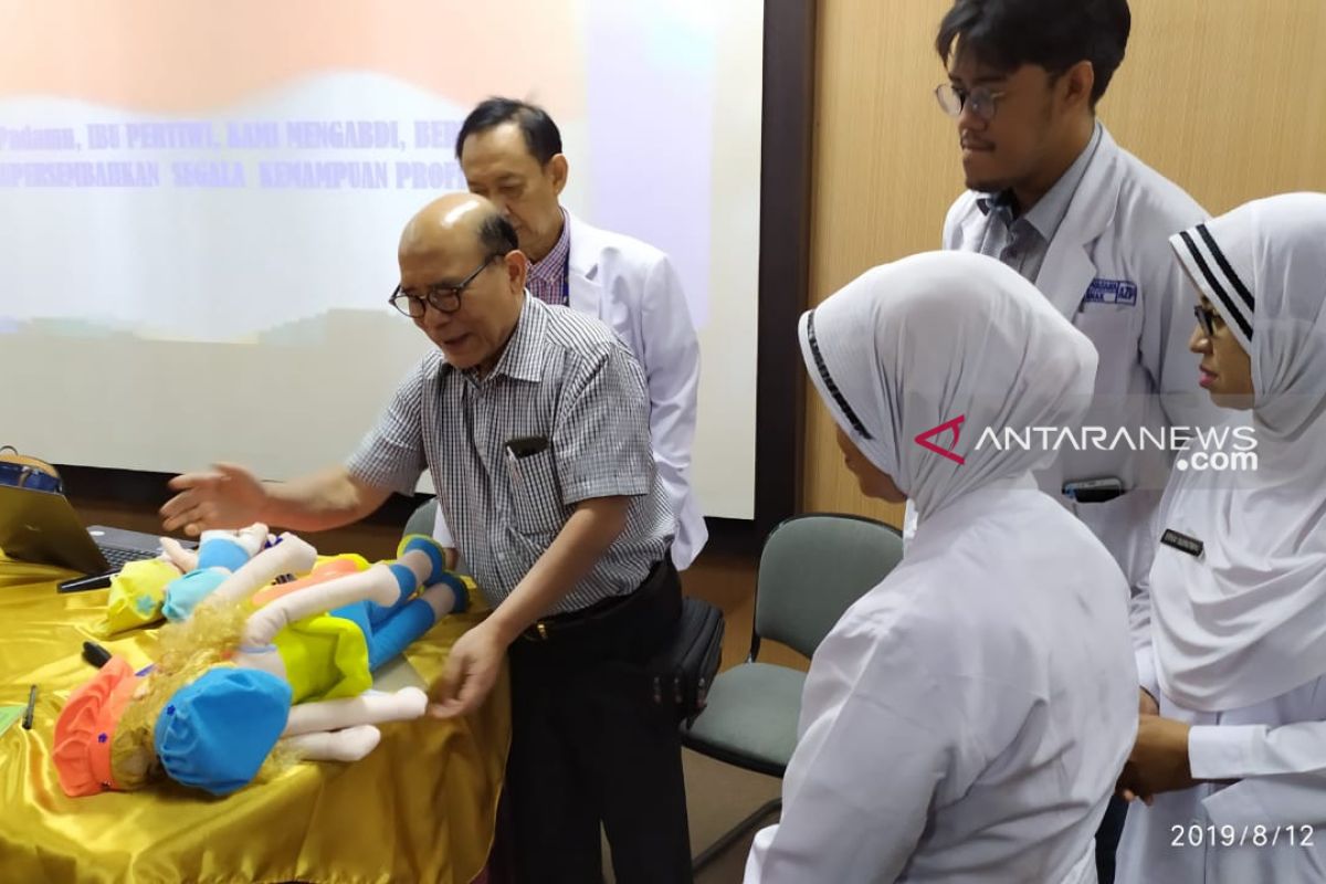 Tim dokter paparkan kesulitan operasi pemisahan kembar siam Kendari (Video)