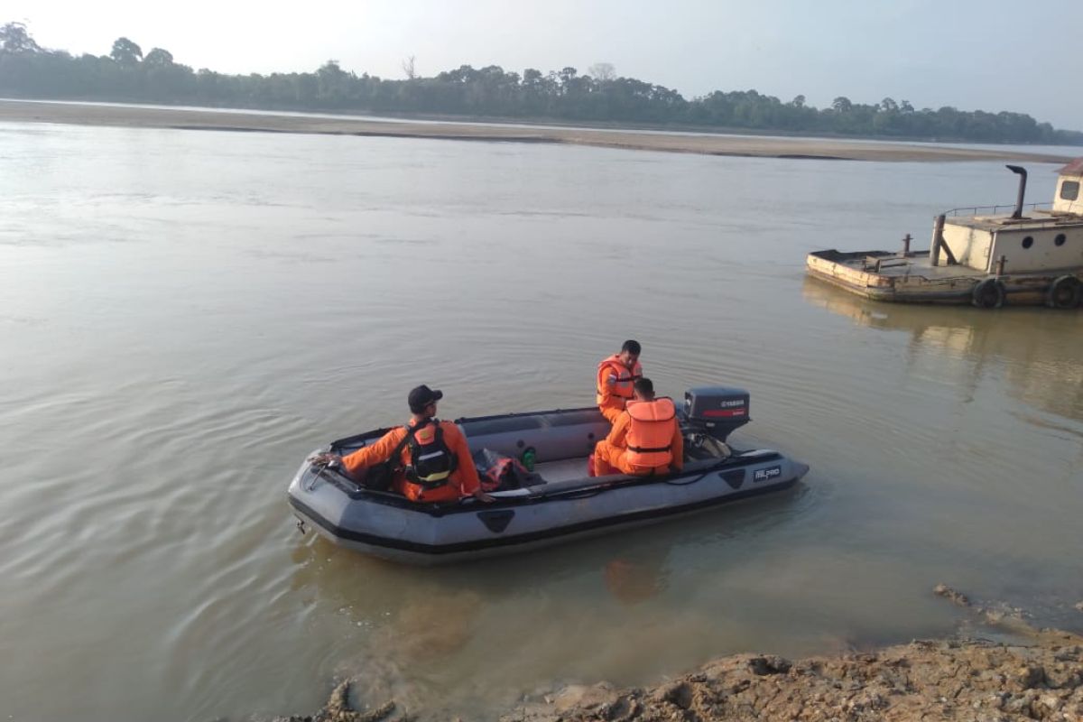 Basarnas Jambi cari korban tenggelam di Pantai Aurduri Sungai Batanghari