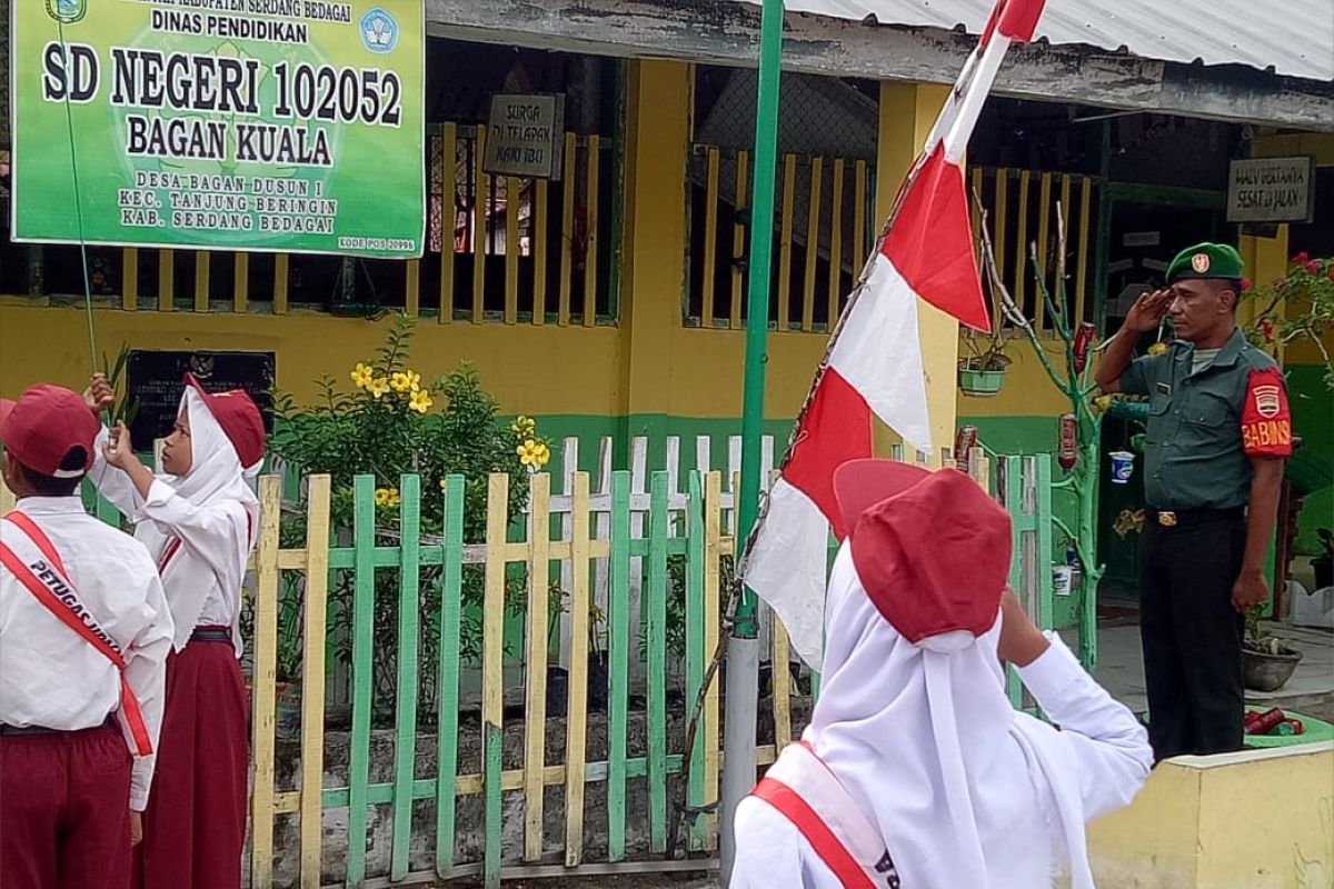 Babinsa Kodim 0204/DS berikan wasbang kepada siswa SD