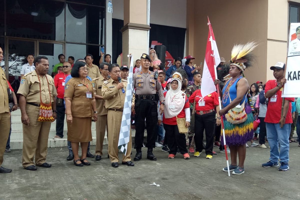 Seratusan peserta meriahkan Karnaval Berwawasan Nusantara di Timika