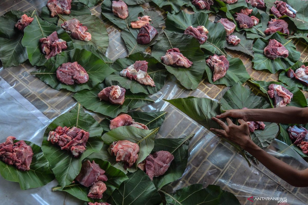 Merebus daging kambing bisa enyahkan aroma prengus?