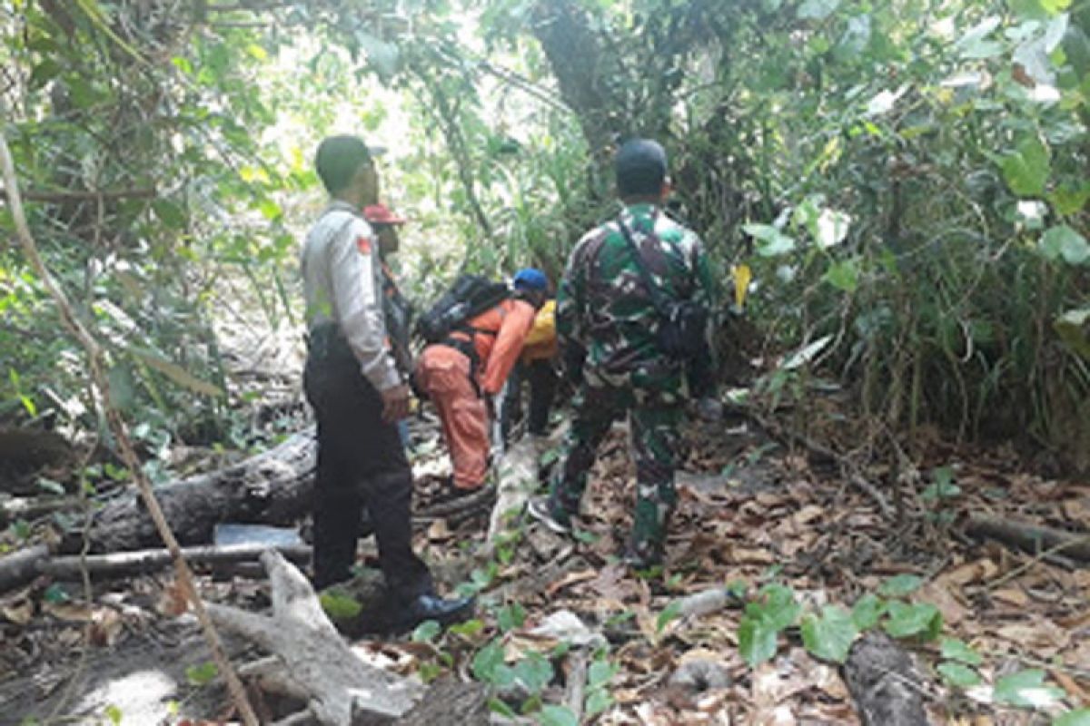 Polsek Likupang bersama TNI dan Pemerintah Desa  gelar patroli cegah Karhutla