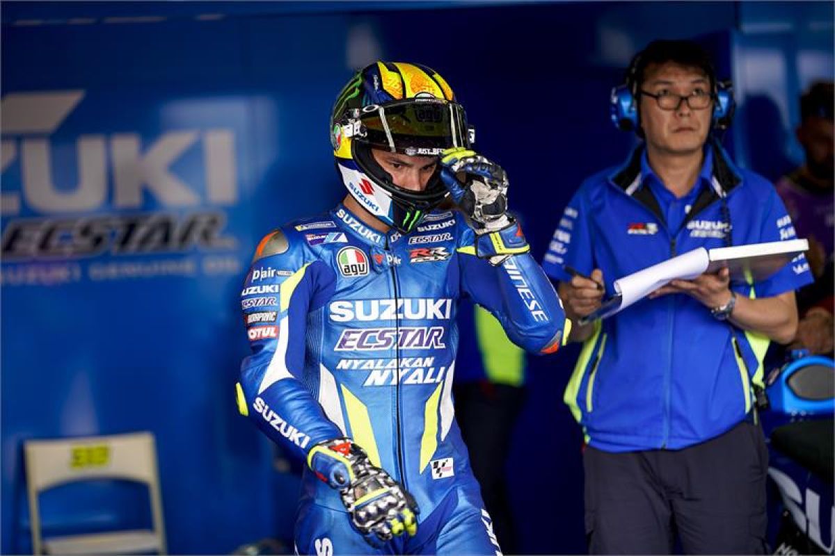 Pebalap MotoGP Joan Mir kecelakaan dan memar paru-paru