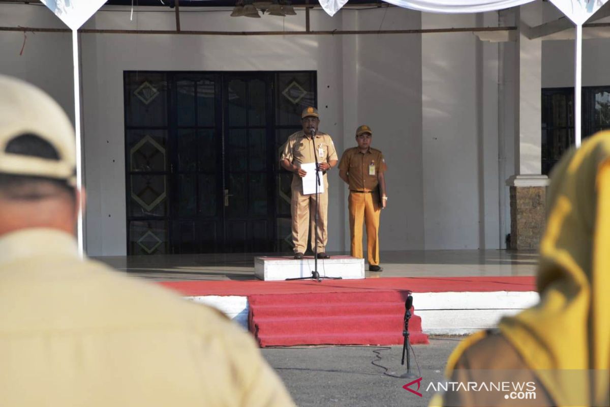 Kesbangpol imbau warga dan SKPD pasang bendera