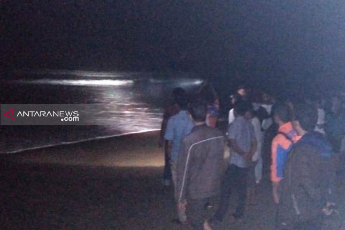 Pekerja PLN asal Palembang hilang terseret arus di laut Aceh Selatan