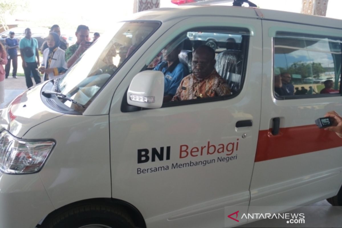 BNI serahkan satu mobil ambulans untuk RSUD Jayapura