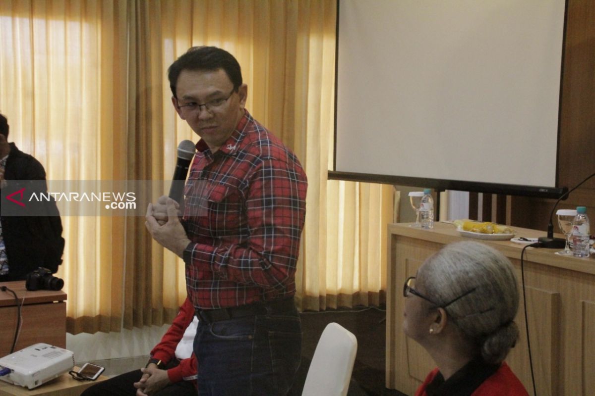 Ahok berdialog dengan tokoh agama dan akademisi di Kupang