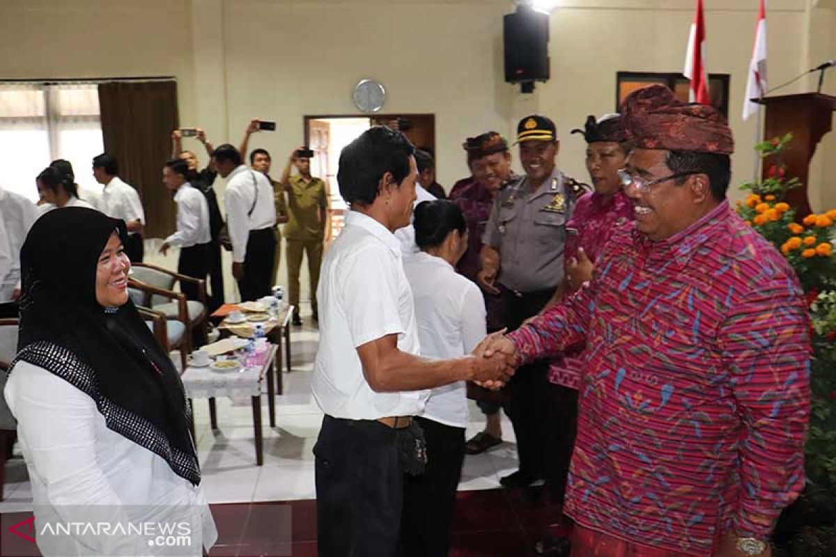 Bupati Buleleng minta BPD bekerja sama dengan perbekel