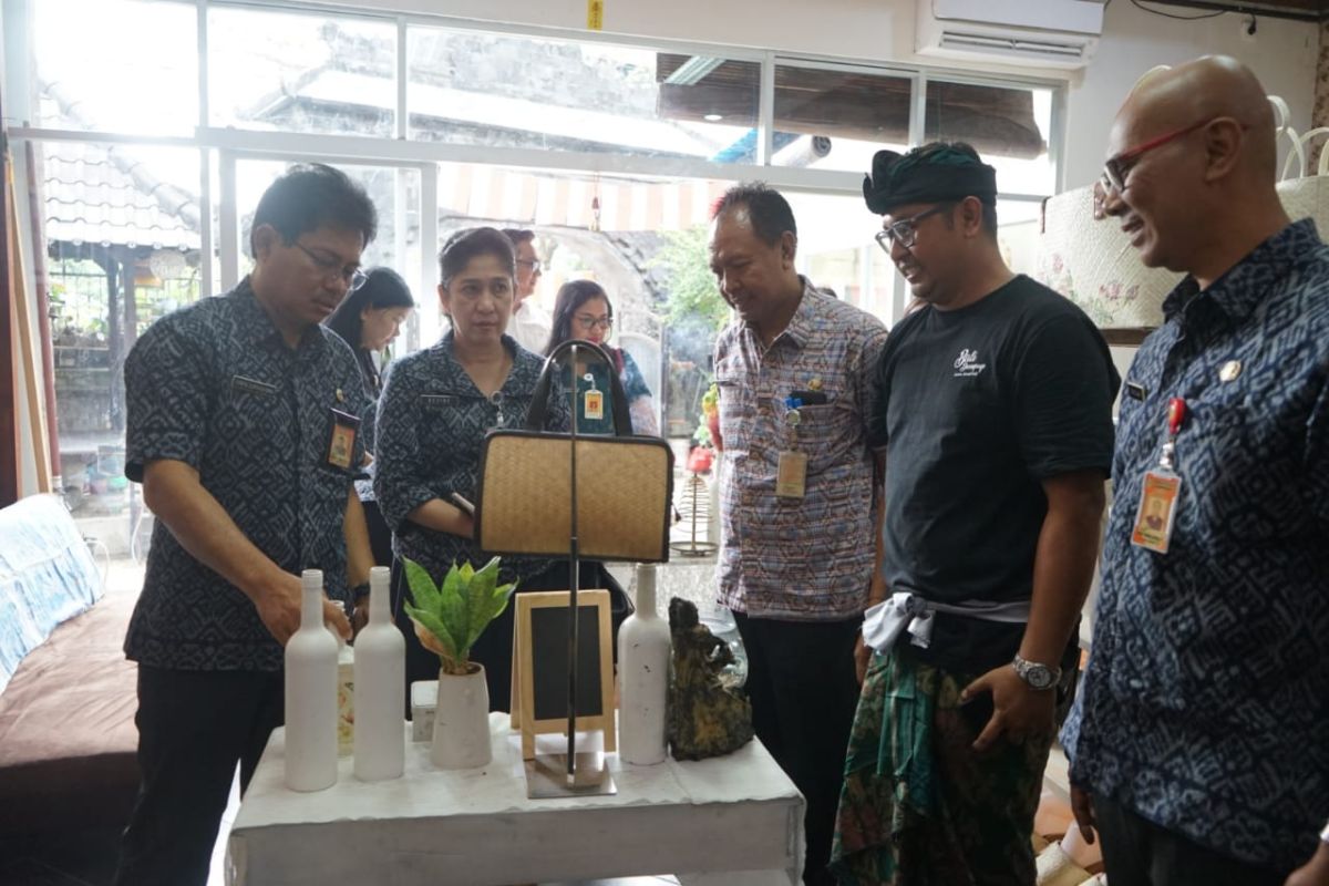 Dekranasda Denpasar dorong perajin produksi bercorak budaya