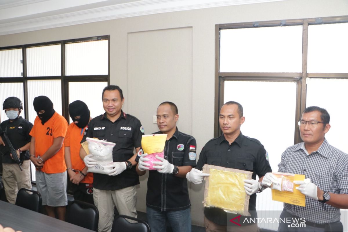 Polda Kalsel gagalkan pasokan 2,5 kilogram sabu jaringan Jakarta