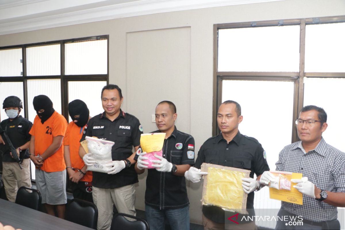 Polda Kalsel gagalkan pasokan 2,5 kilogram sabu-sabu