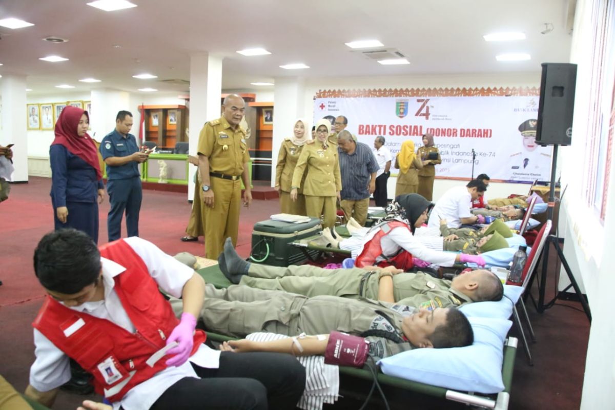 ASN Lampung gelar donor darah untuk peringati HUT Kemerdekaan