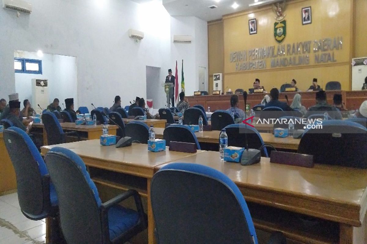 Pansus sampaikan delapan rekomendasi terhadap LKPj Bupati Madina tahun 2018