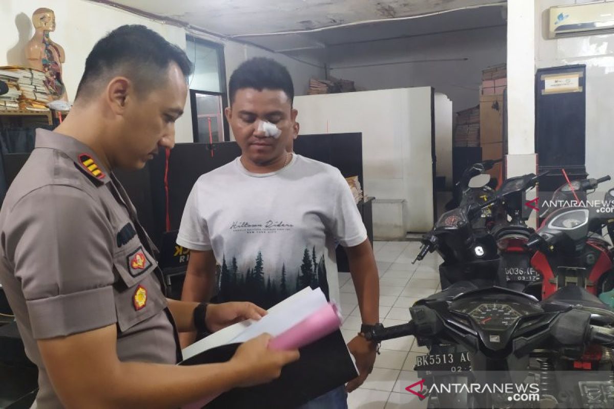 Dikeroyok saat gerebek kampung narkoba, Kapolsek Patumpak buat laporan