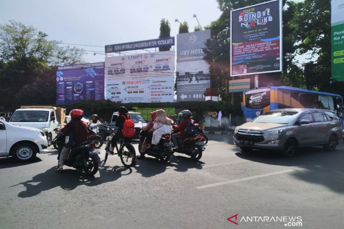 Dishub Sleman pasang APILL di simpang lima UNY